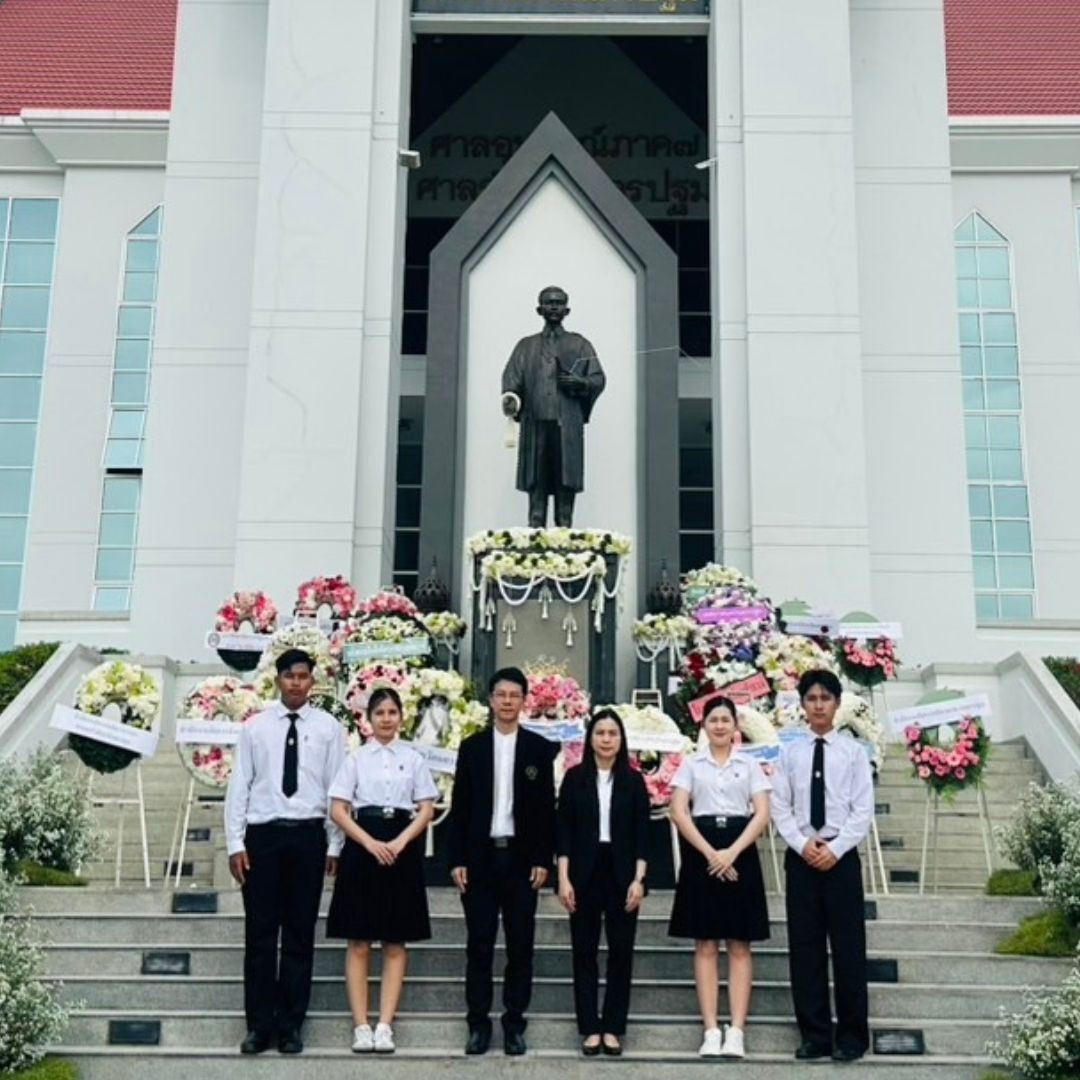 พิธีวางพวงมาลาถวายสักการะพระเจ้าบรมวงศ์เธอ พระองค์เจ้ารพีพัฒนศักดิ์ กรมหลวงราชบุรีดิเรกฤทธิ์ พระบิดาแห่งกฎหมายไทย