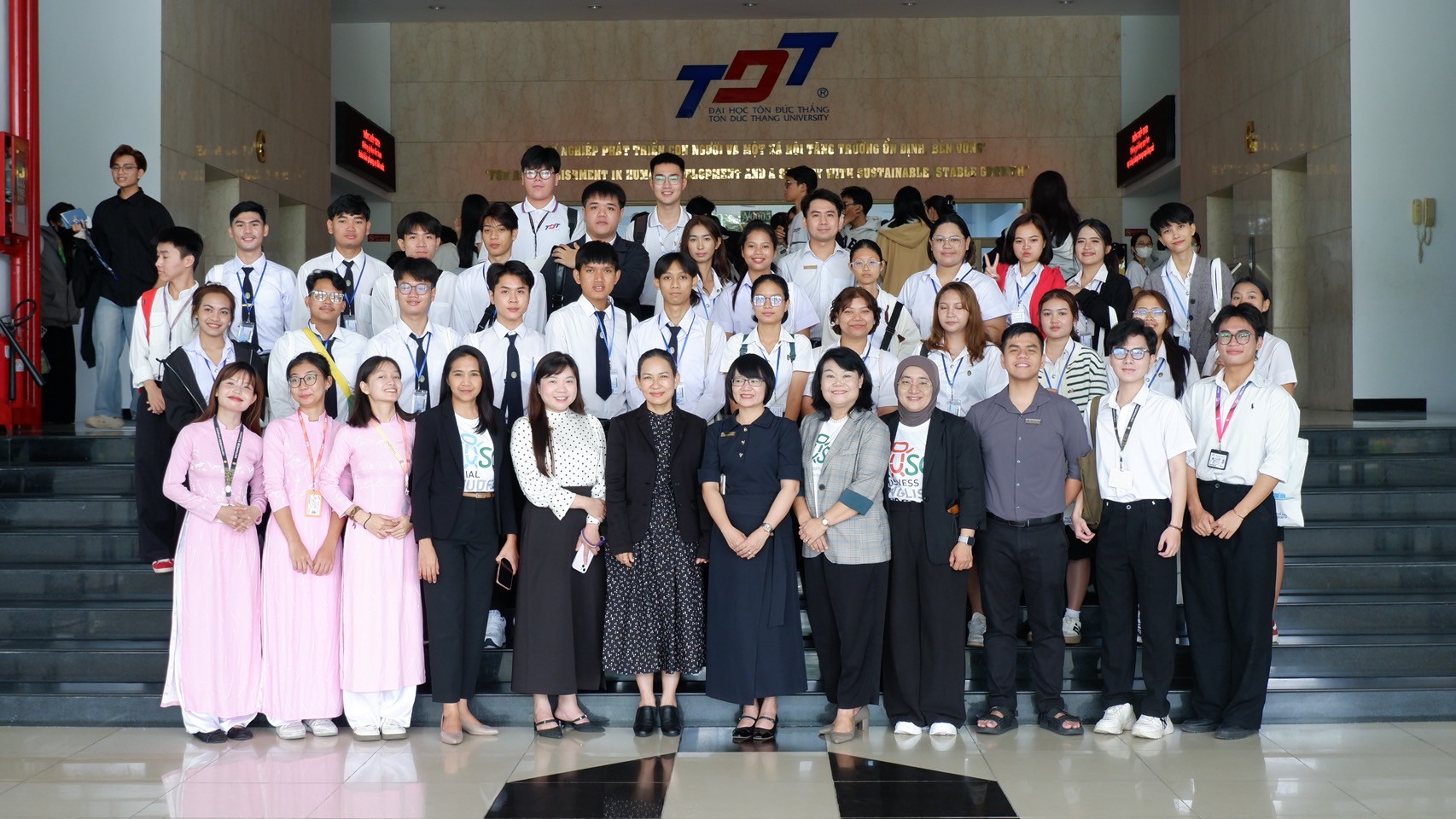 พิธีปฐมนิเทศนักศึกษาแลกเปลี่ยนโครงการพัฒนาทักษะภาษาอังกฤษ “English Summer Exchange Program” 