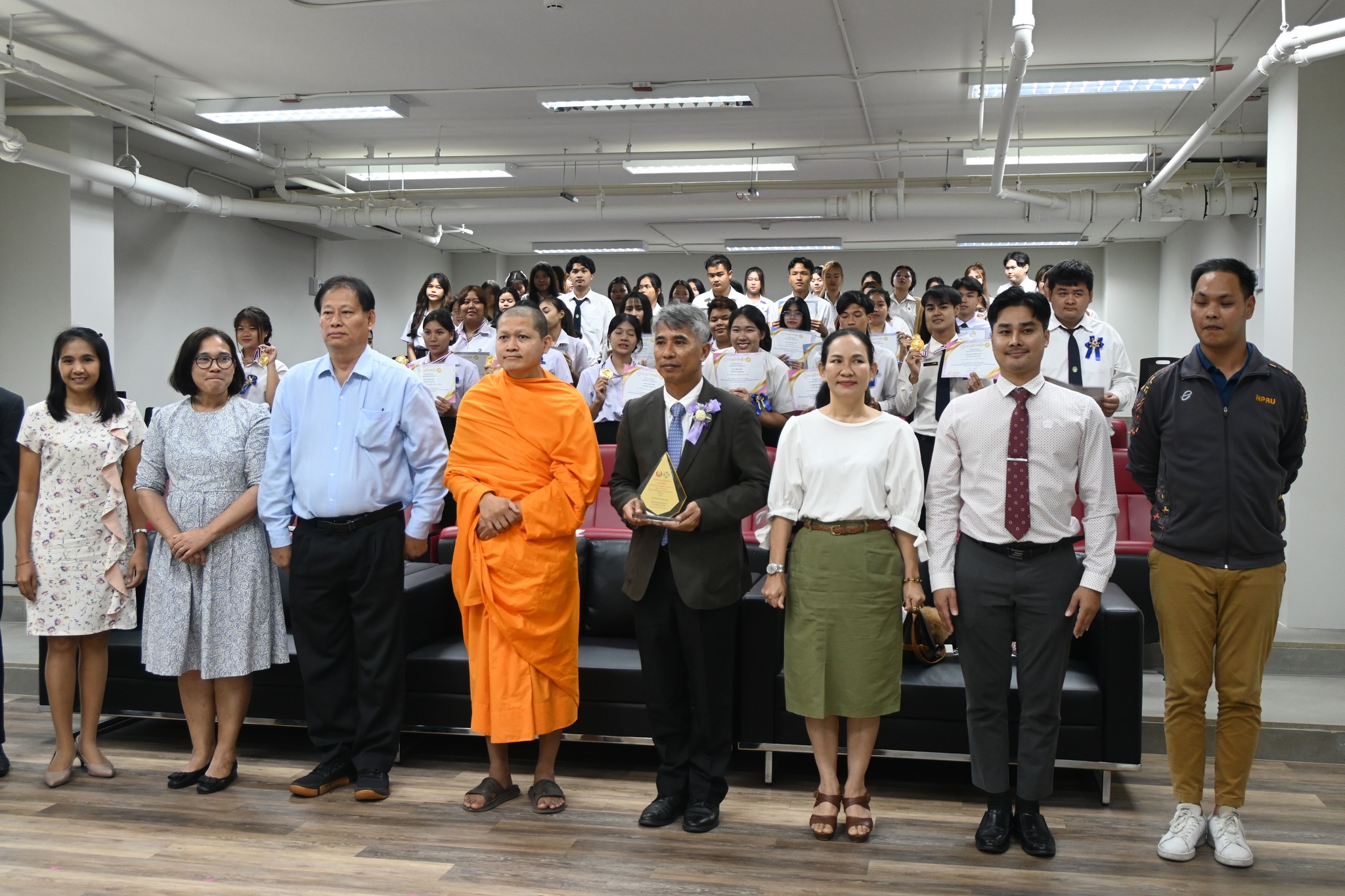 รางวัลเกียรติยศ โครงการตอบปัญหาธรรมะ “ทางก้าวหน้า” ครั้งที่ 42 Supervisor Honor Awards