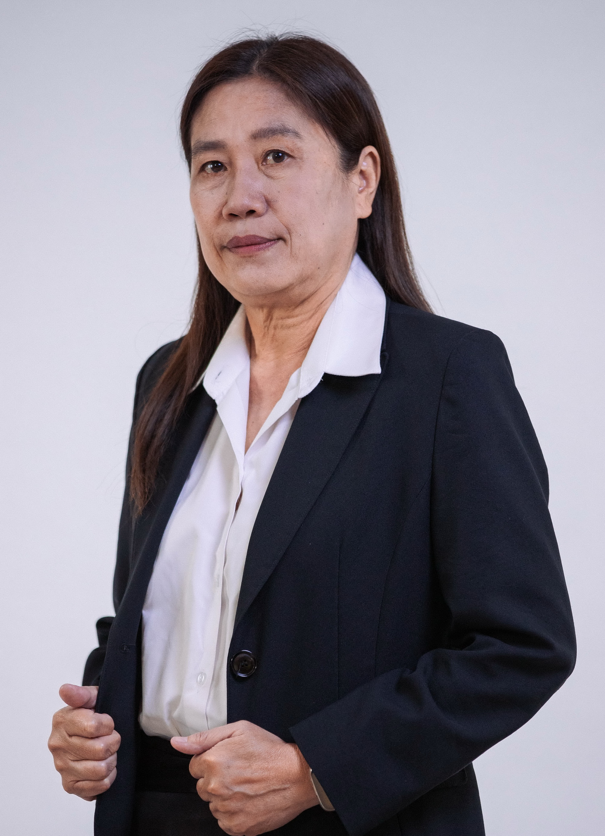 สุธาทิพ รุ้งทองนิรันดร์